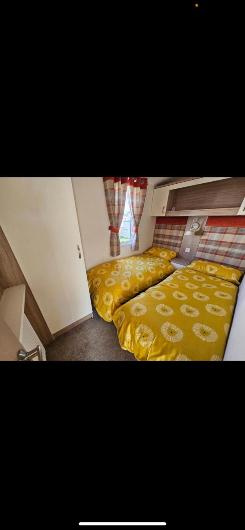 Caravan Chestnut Aparthotel Meliden Exterior photo